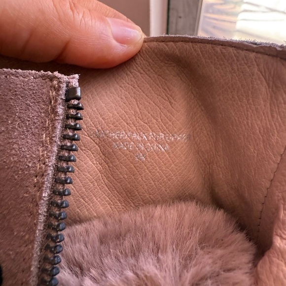 J/Slides NYC Whitney Taupe and Faux Fur Wedge Bootie Womens Size 9M sneakers - Picture 13 of 16